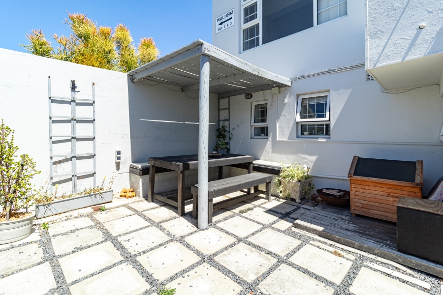 To Let 1 Bedroom Property for Rent in Vredehoek Western Cape